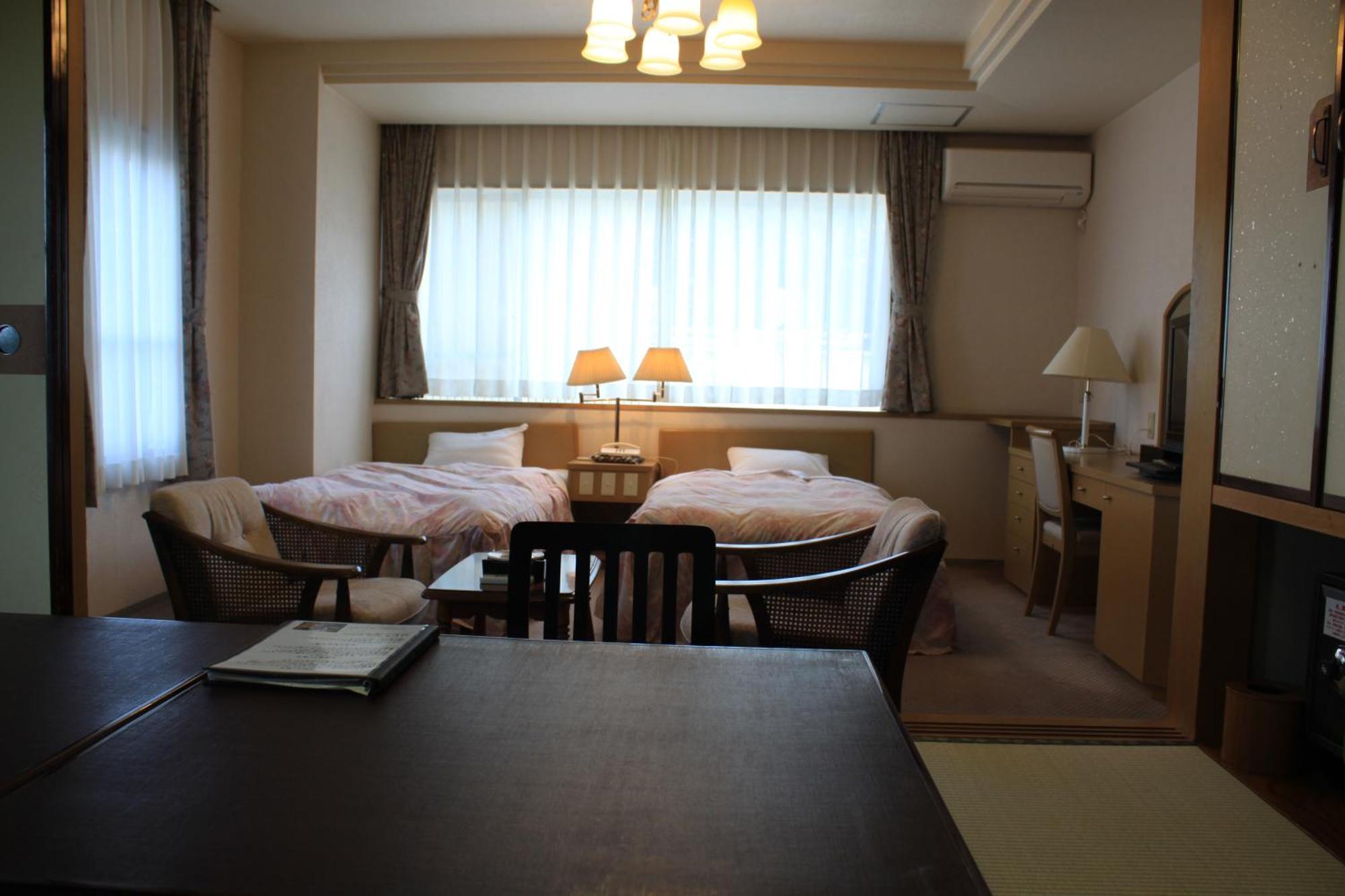 Irodori Koyo Hotel Komono Ruang foto