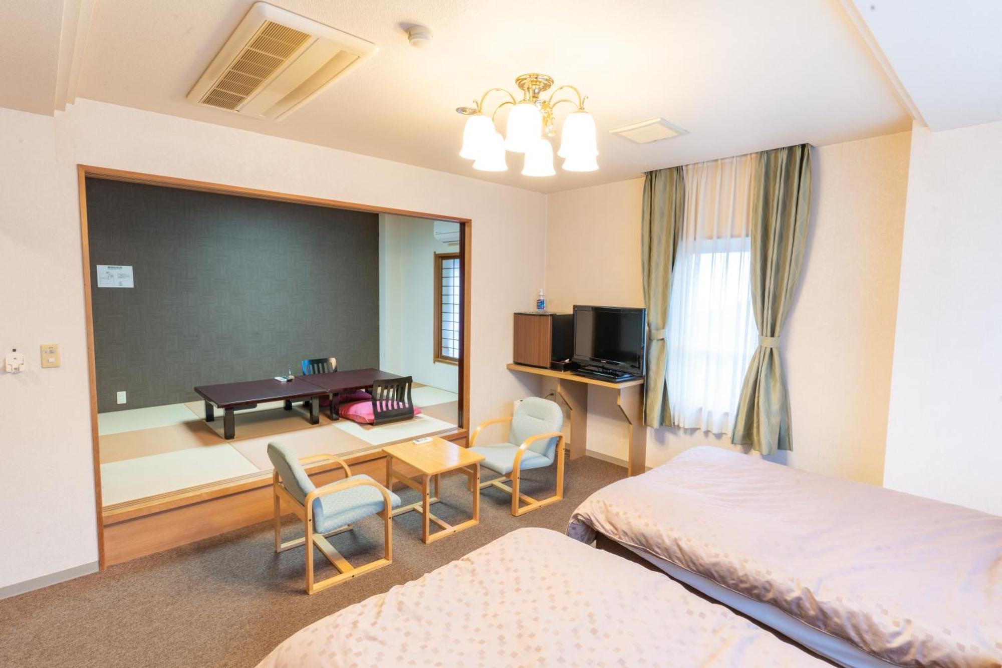 Irodori Koyo Hotel Komono Bagian luar foto